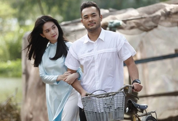 Ngoc Trinh va Vong eo 56 anh 1