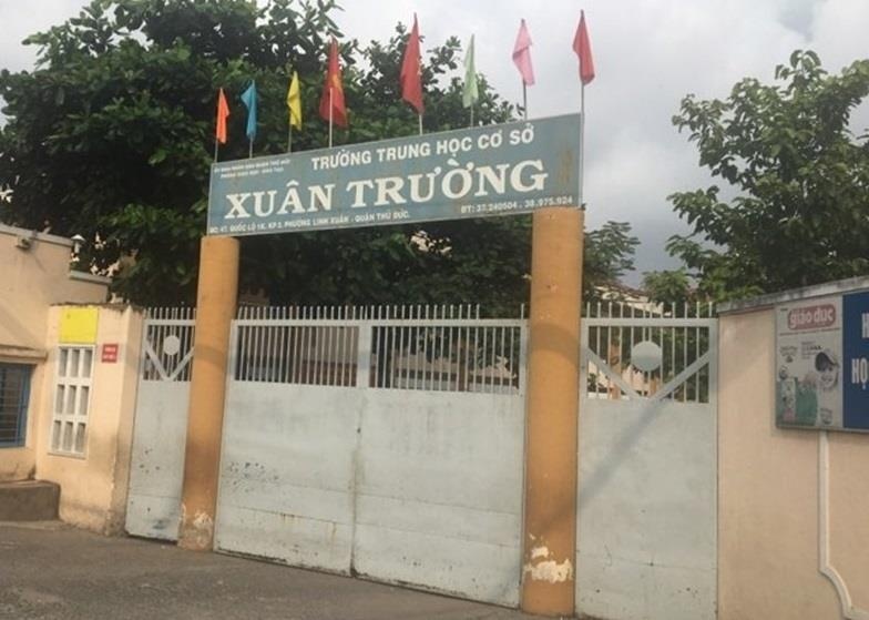 hoc sinh danh nhau trong truong anh 1