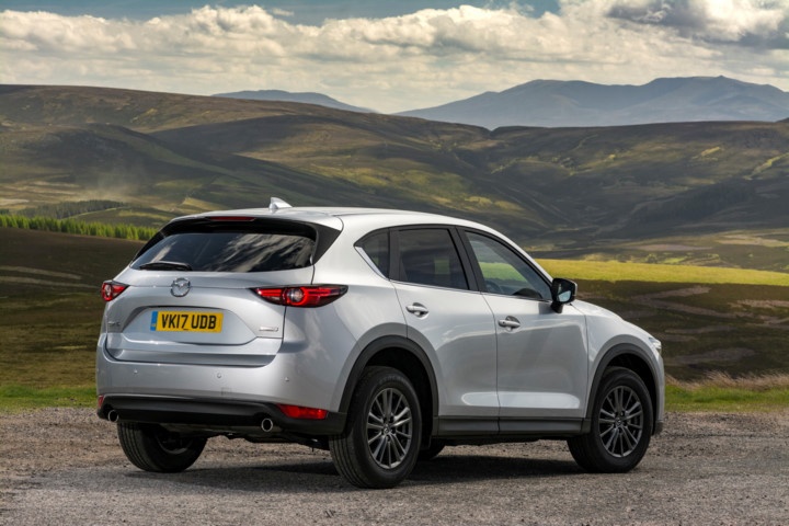 Gia Mazda CX-5 tai nuoc ngoai anh 5