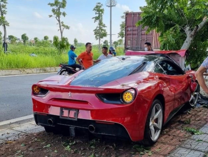 Ferrari 488  tai nan anh 1