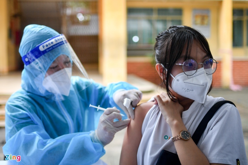 tre em tiem vaccine covid-19 anh 1