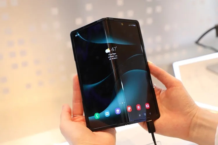 samsung z fold anh 2