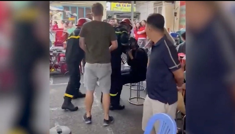 Cuu 6 nguoi chay TP.HCM anh 2