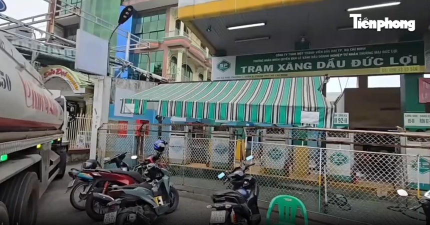 Vụ lùm xùm xăng giả: Hé lộ hóa chất pha trộn 'phá xe'