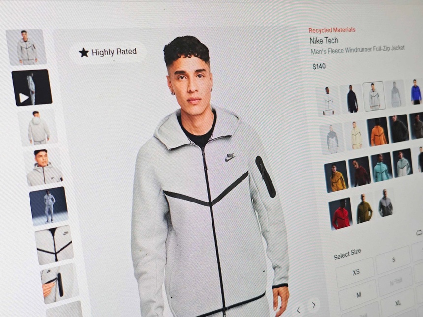 Bộ đồ nỉ xám hiệu Nike ông Maduro mặc.... cháy hàng