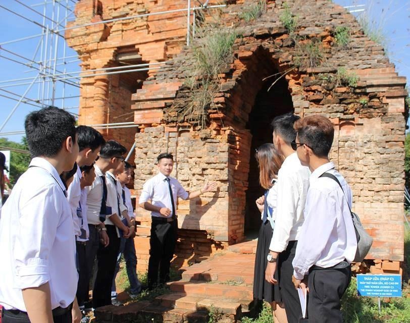 Trung cap Viet Giao anh 1