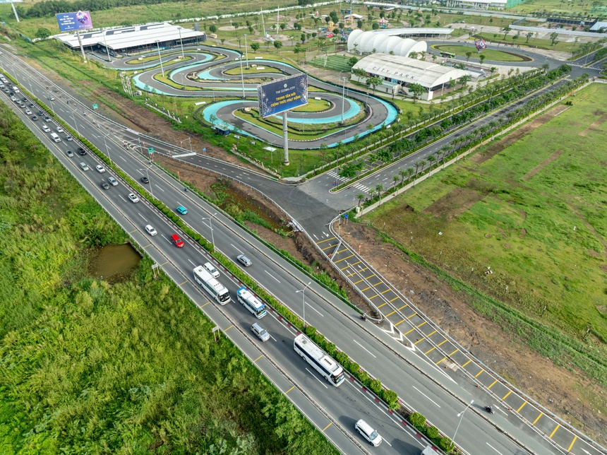 Các tuyến đường huyết mạch đang từng bước hoàn thiện theo tiến độ. Ảnh: The Global City