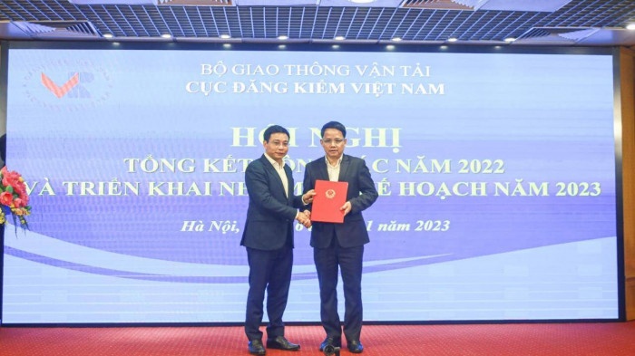 lanh dao Cuc Dang kiem anh 1