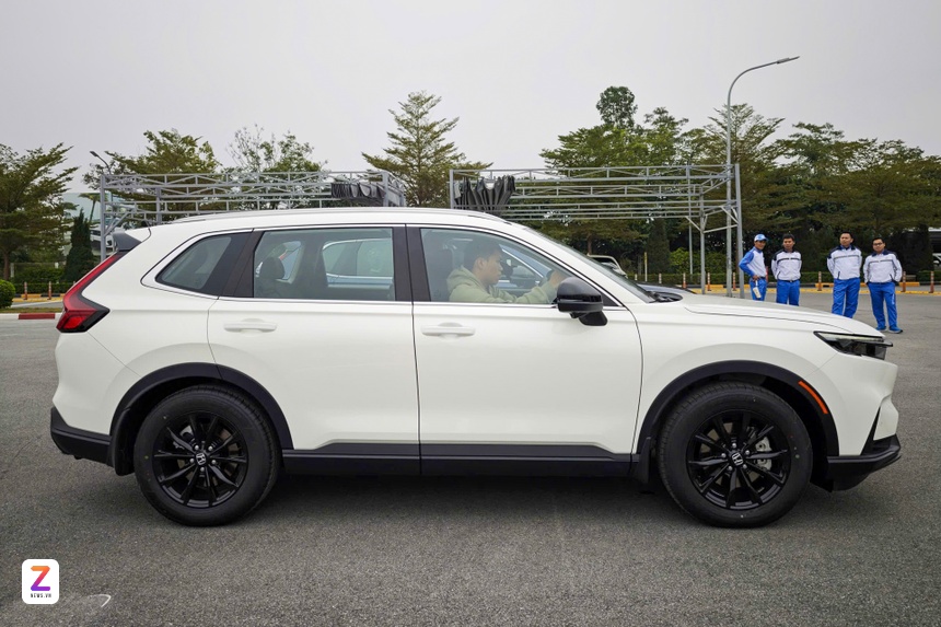 Honda CR-V e:HEV anh 2