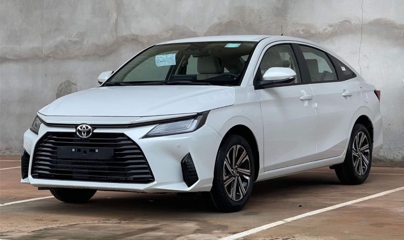 sedan hang B anh 1