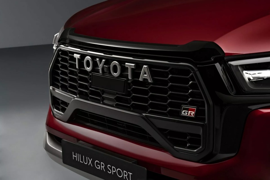 Toyota Hilux GR Sport II - bán tải đắt hơn Ford Ranger Raptor