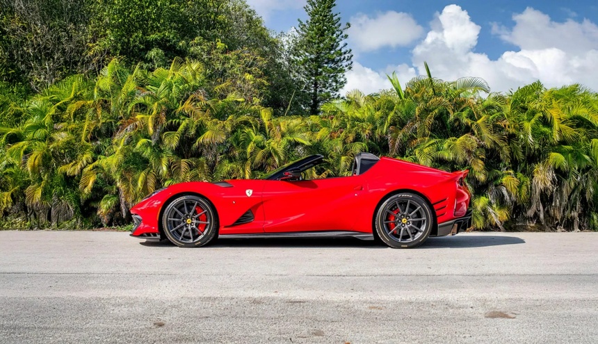 Ferrari 812 Competizione A ảnh 3 Ferrari 812 Competizione A anh 3