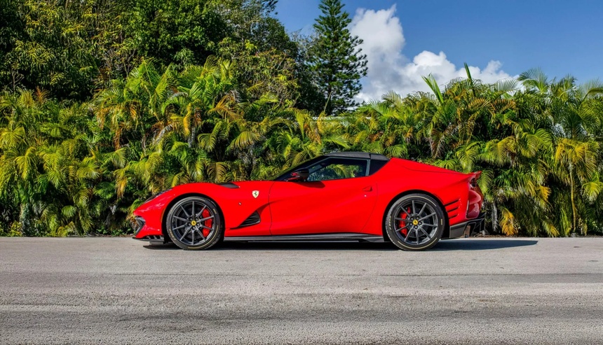 Ferrari 812 Competizione A anh 4