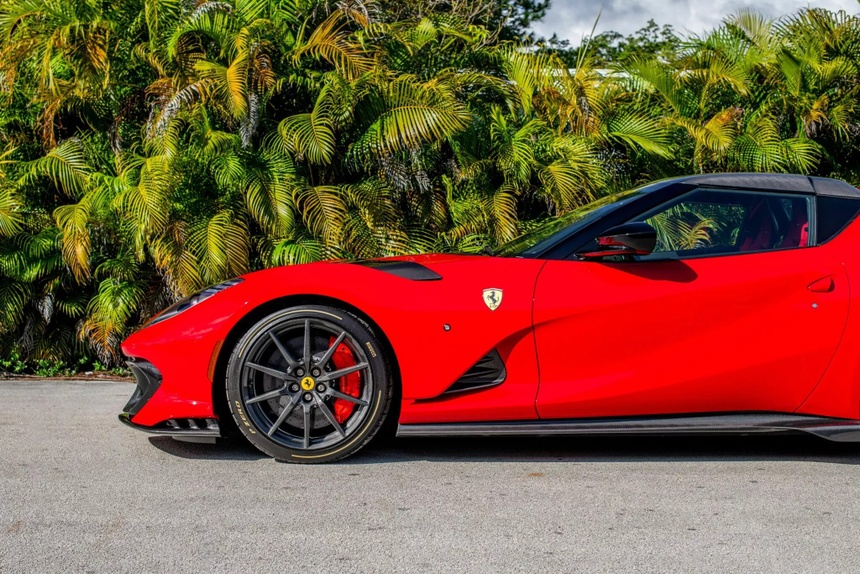 Ferrari 812 Competizione A ảnh 5 Ferrari 812 Competizione A anh 5