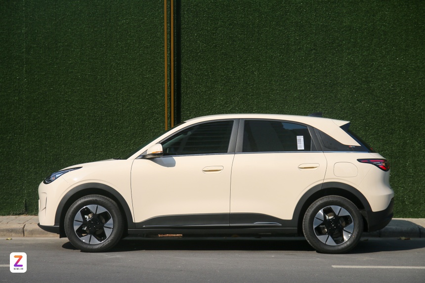 BYD Atto 2,  Geely EX2 anh 4