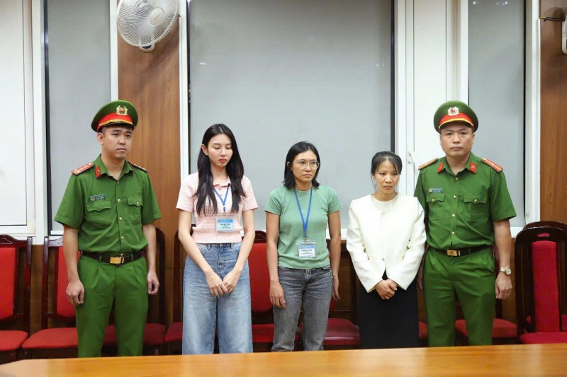 Thùy Tiên, Chị Em Rọt và bài học từ viên kẹo 33% thuốc xổ