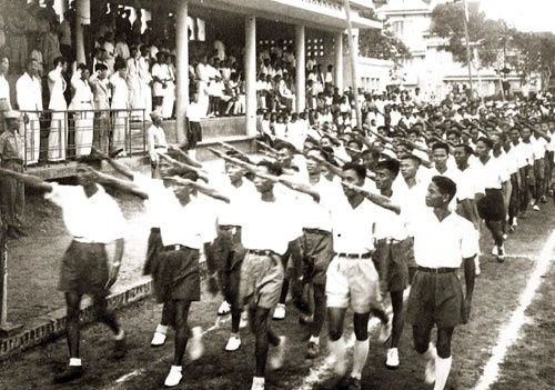 cach mang thang tam 1945 anh 2