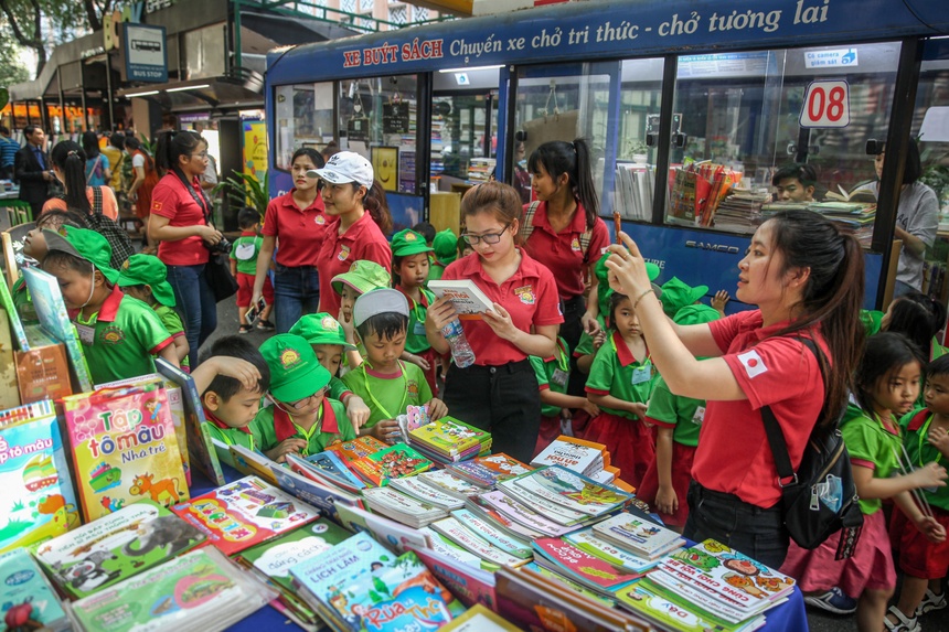 duong sach TP.HCM anh 1