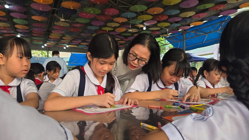 ho chi minh anh 1