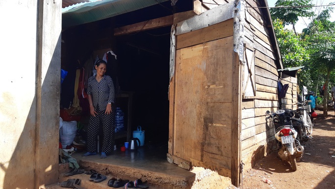 vu hoc tro ngheo bi truong giu hoc ba anh 2