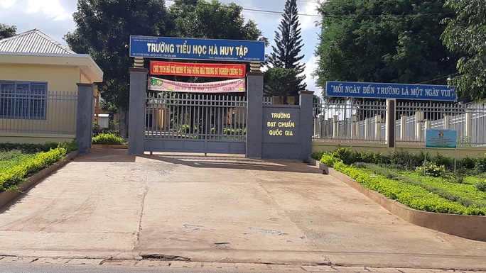 vu hoc tro ngheo bi truong giu hoc ba anh 3