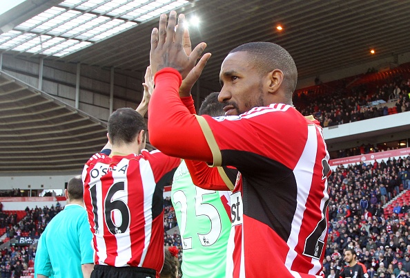 9. Tiền đạo Jermain Defoe chính thức chia tay Toronto FC để trở lại Ngoại hạng Anh khoác áo Sunderland. Để nhận được sự phục vụ của cựu tuyển thủ Anh, Sunderland phải để Jozy Altidore gia nhập đội bóng MLS.