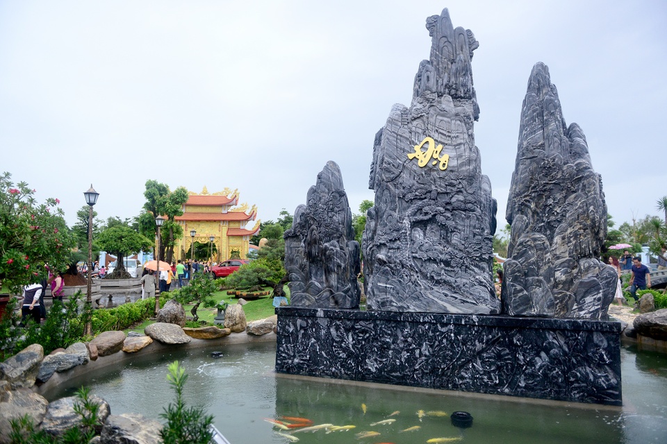 nhà thờ tổ của Hoài Linh ảnh 14