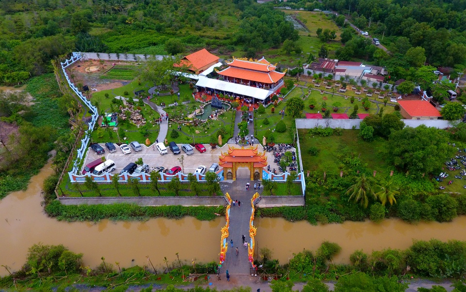 nhà thờ tổ của Hoài Linh ảnh 2