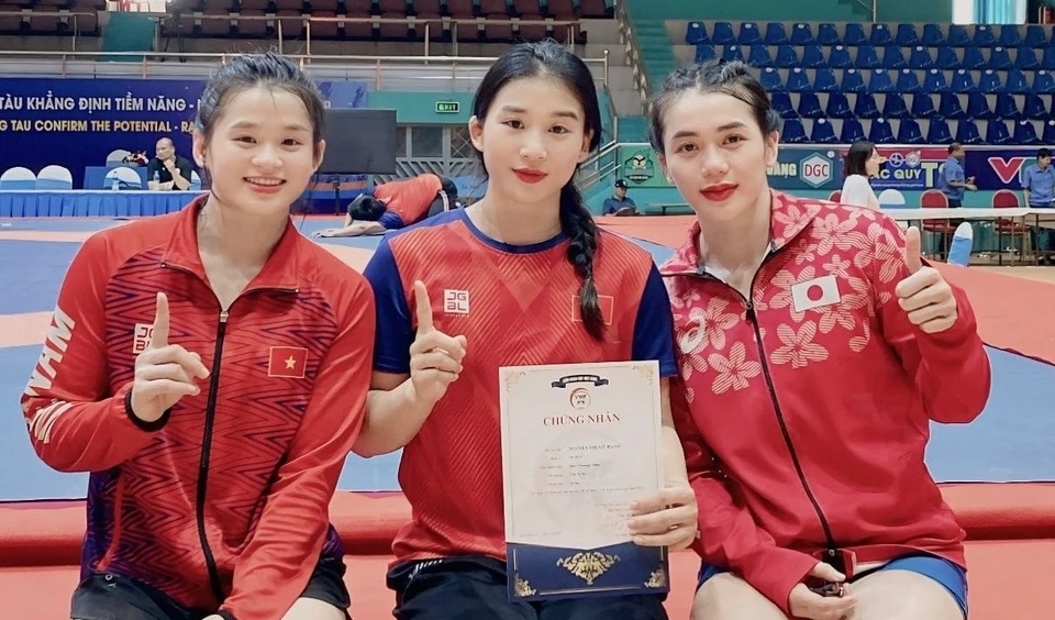 Ba chị em ruột ảnh 2 Ba chi em ruot anh 2