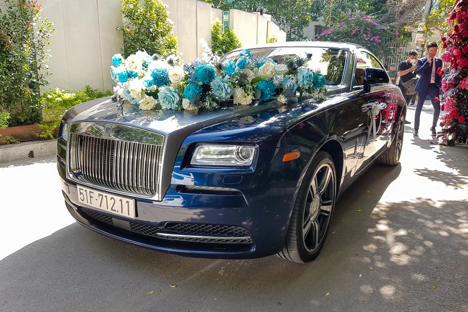 phan thanh,  primmy truong,  dam cuoi,  rolls-royce,  maybach,  g63 anh 2