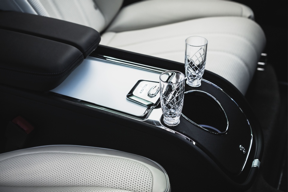 suv,  dat nhat the gioi,  top 10,  lamborghini,  ferrari,  maybach,  mercedes,  rolls-royce,  Cullinan,  Purosangue,  urus,  g63,  dbx,  dbx707,  aston martin anh 36