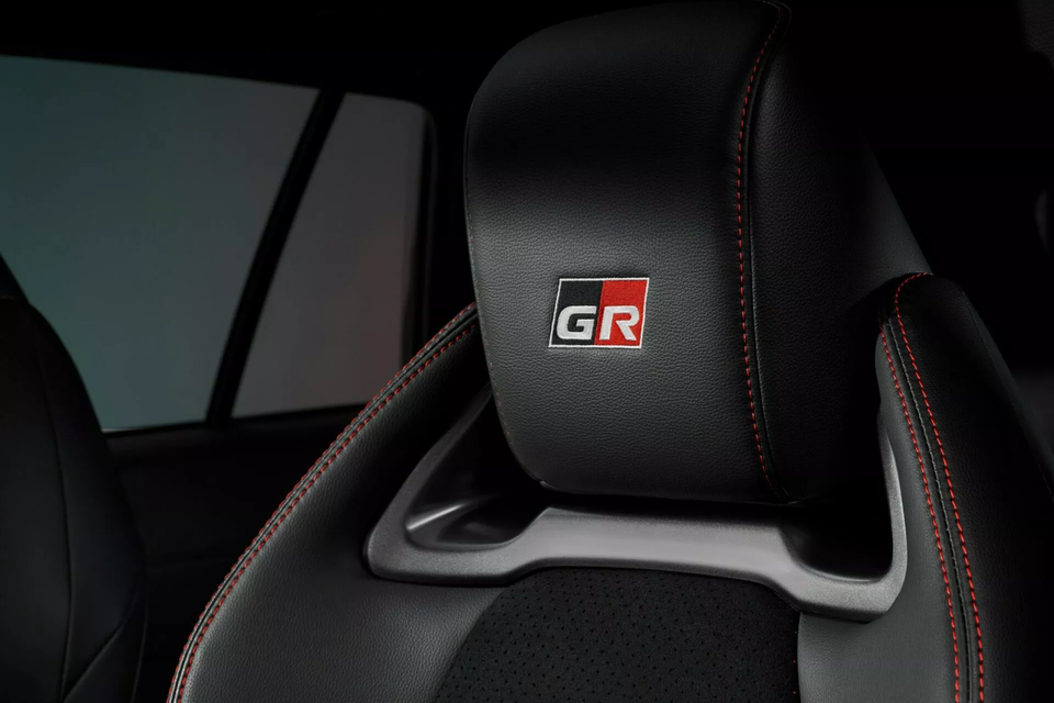 toyota,  Corolla Cross,  GR Sport,  toyota Corolla Cross,  Corolla Cross gr sport,  gr,  gazoo racing,  suv,  suv hang b,  hybrid,  chau au anh 11