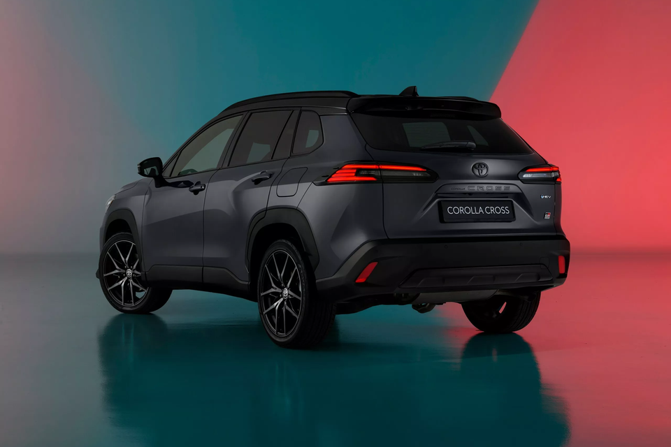 toyota,  Corolla Cross,  GR Sport,  toyota Corolla Cross,  Corolla Cross gr sport,  gr,  gazoo racing,  suv,  suv hang b,  hybrid,  chau au anh 13