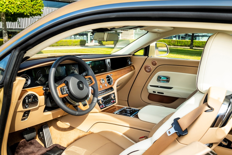 rolls-royce,  spectre,  spectre bailey,  rolls-royce spectre bailey,  cho,  cho cung,  thu cung,  Labrador,  Golden Retriever anh 5