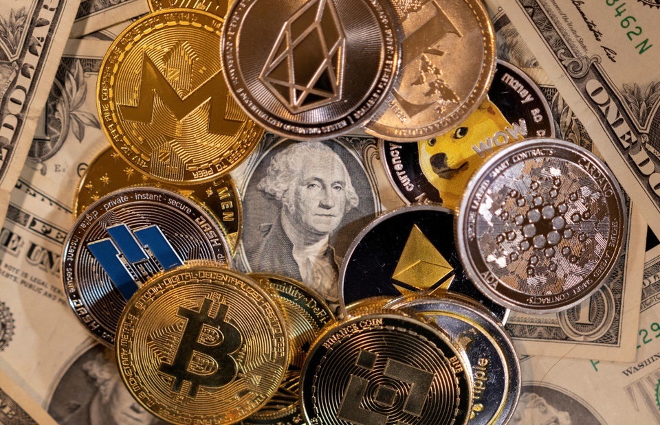 Các 'cá mập' tháo chạy khỏi Bitcoin