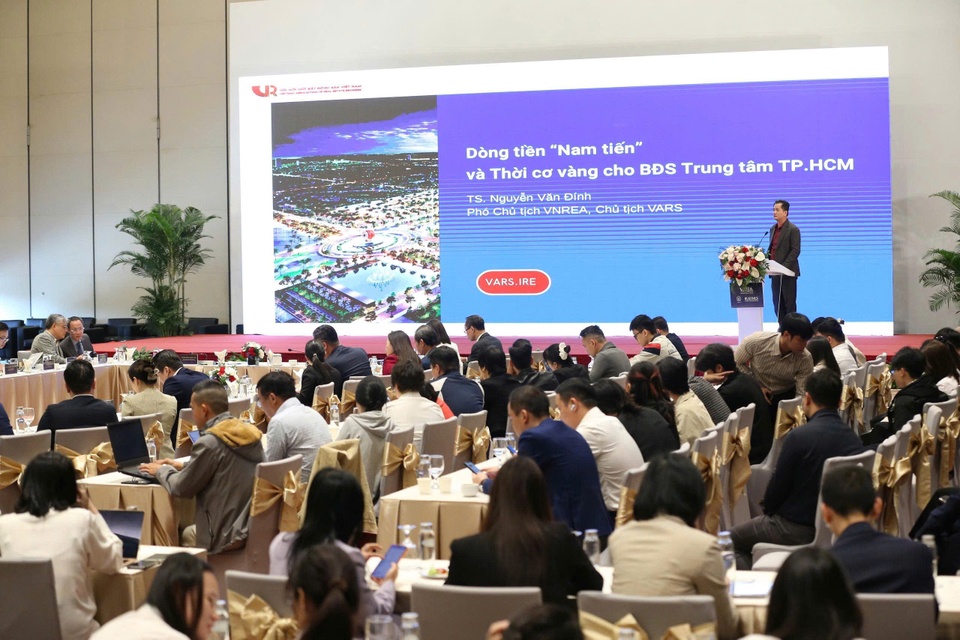 Vì sao nhà đầu tư bất động sản Hà Nội cầm tiền 'Nam tiến'?