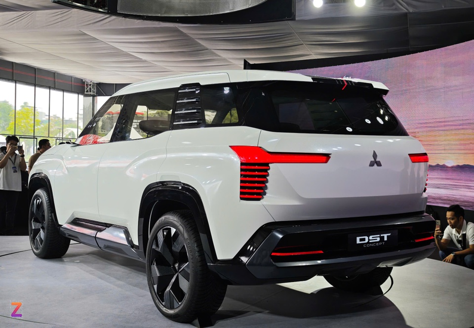 Mitsubishi 7 cho anh 15