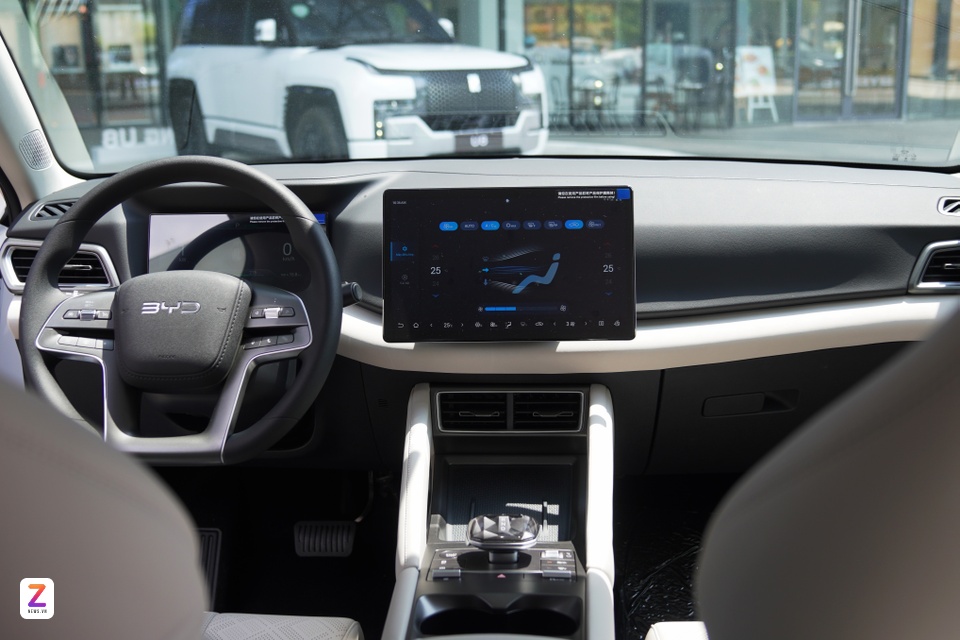 BYD Atto 2,  Geely EX2 anh 9