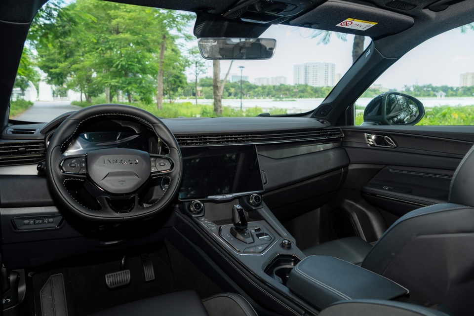 Lynk & Co 01 Hyper anh 8