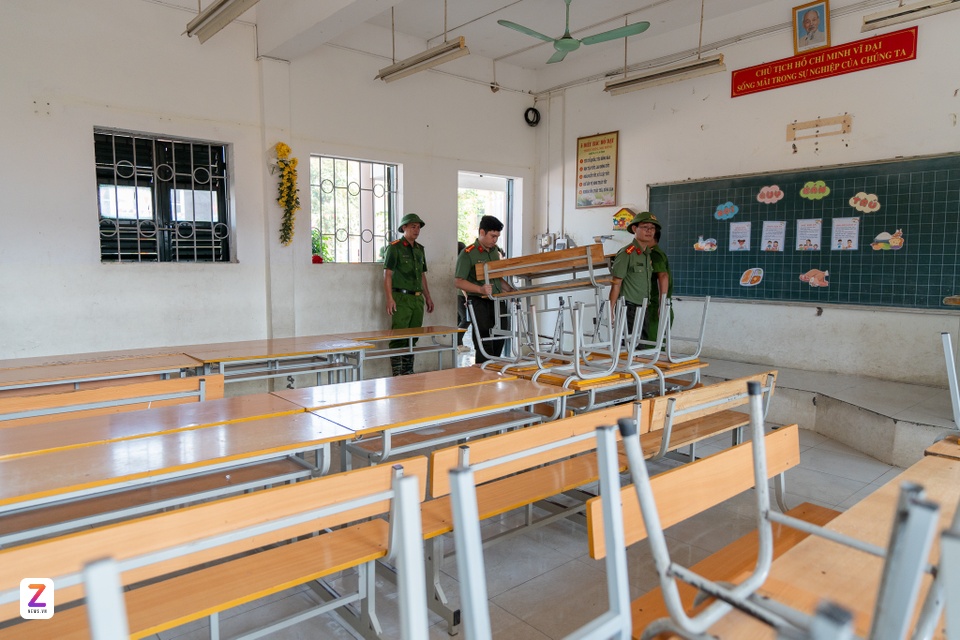 Công an Hà Nội,  hậu bão số 11,  Trung Giã,  Ngập lụt ảnh 11 Cong an Ha Noi,  hau bao so 11,  Trung Gia,  Ngap lut anh 11