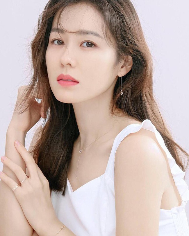 Hyun Bin hen ho Son Ye Jin anh 4