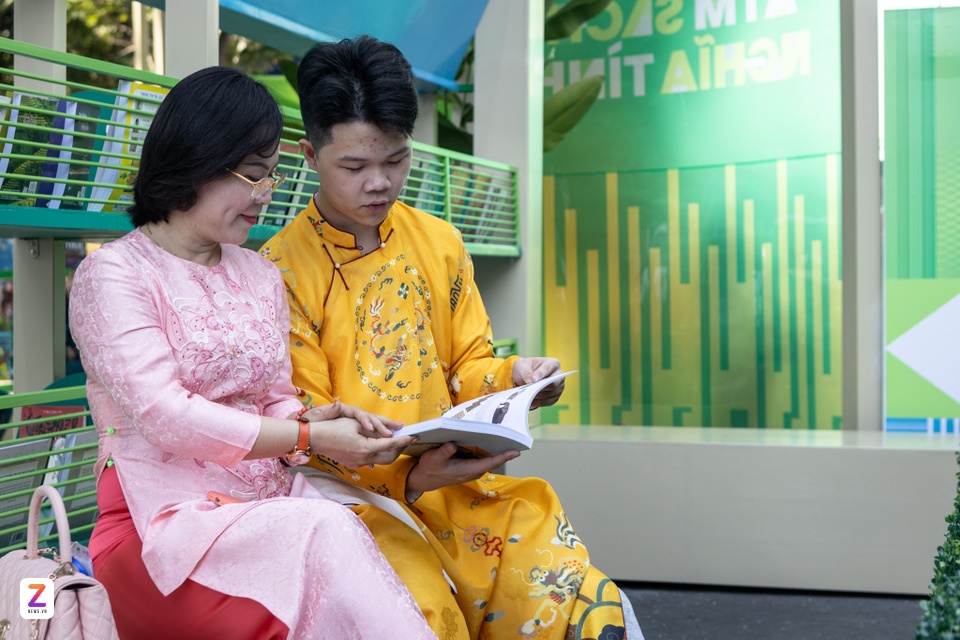 Li xi sach tet anh 8