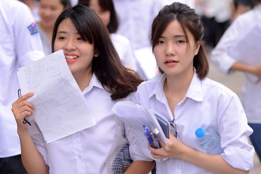 Kien nghi hoan thi trac nghiem Toan anh 1