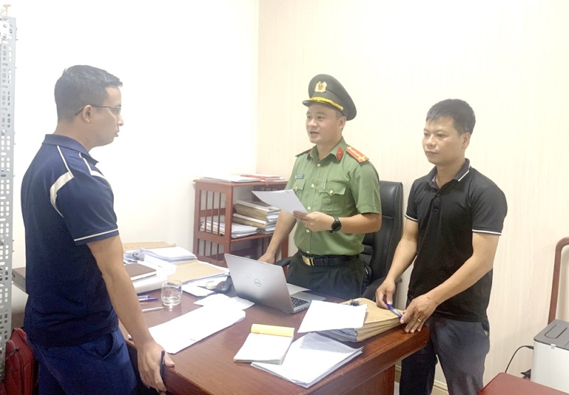 Tron di nuoc ngoai anh 2