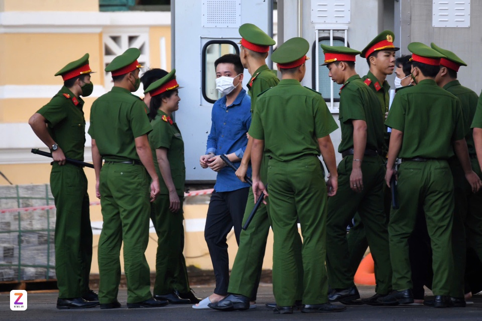 hoa hau Thuy Tien anh 9