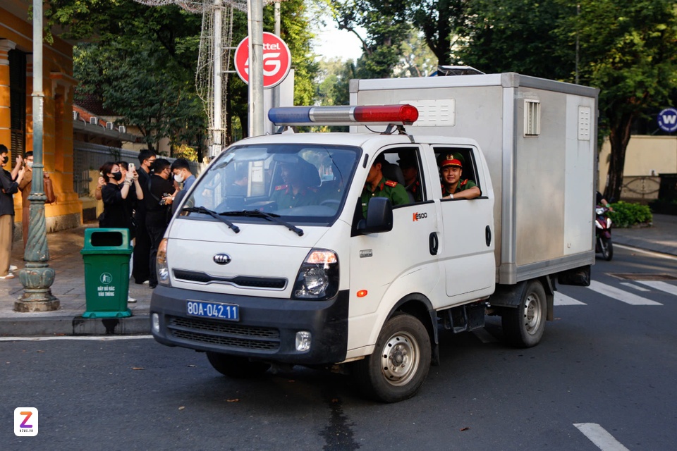 hoa hau Thuy Tien anh 1