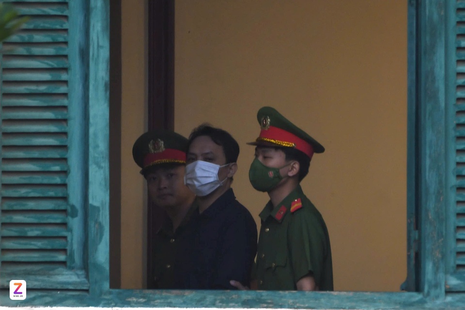 hoa hau Thuy Tien anh 7