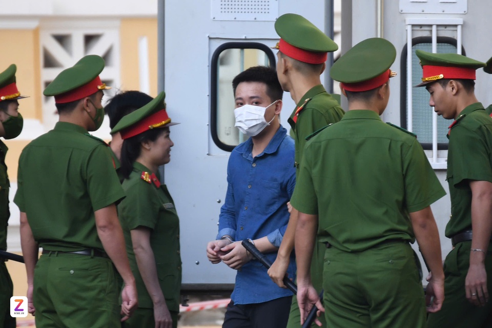 hoa hau Thuy Tien anh 6