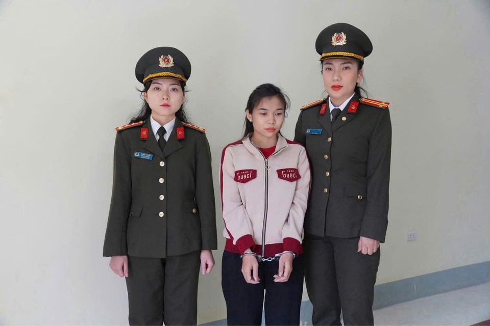 Muon thong tin, ca nhan, dien thoai ban be, Cong ty Home Credit, Home Credit Viet Nam anh 2