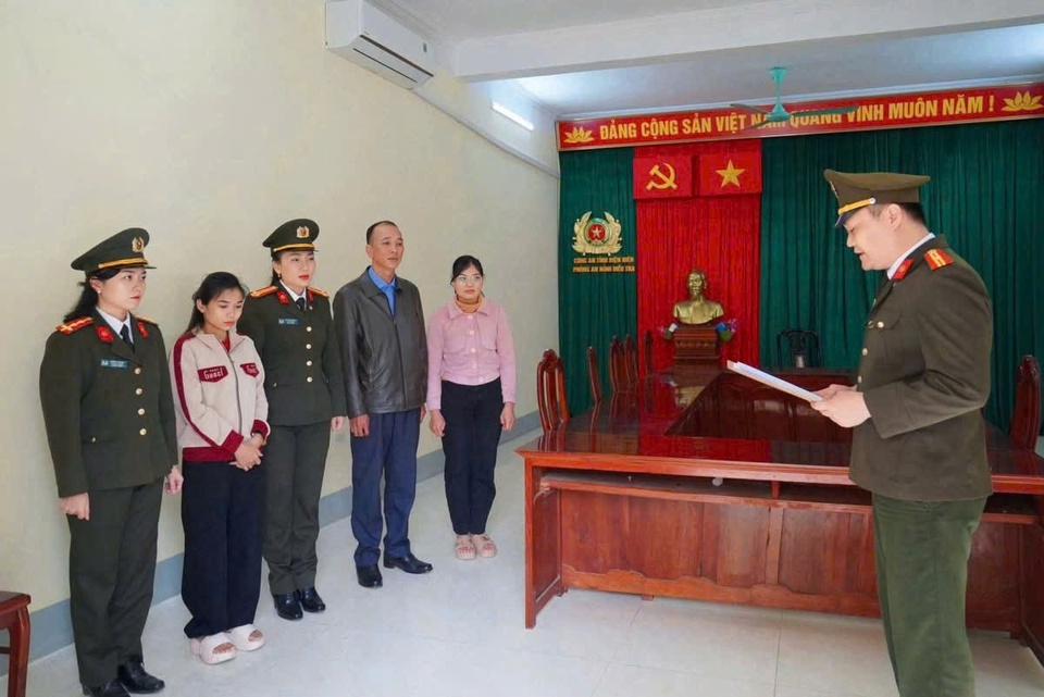 Muon thong tin, ca nhan, dien thoai ban be, Cong ty Home Credit, Home Credit Viet Nam anh 1